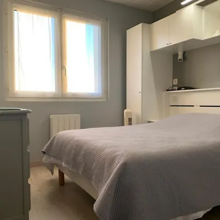 Apartment T3 A 15 Min Des Thermes De Balaruc, Terrasse, Clim, Wifi Et Parking Gratuit - 4 Pers. - Fr-1-503-137