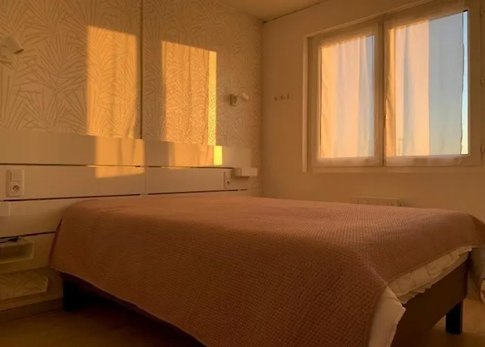 Agreable T3 Avec Climatisation Et Wi-fi, - Fr-1-503-137 *